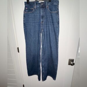NWOT Abercrombie & Fitch The Wide Leg High rise jean sz 26/2S